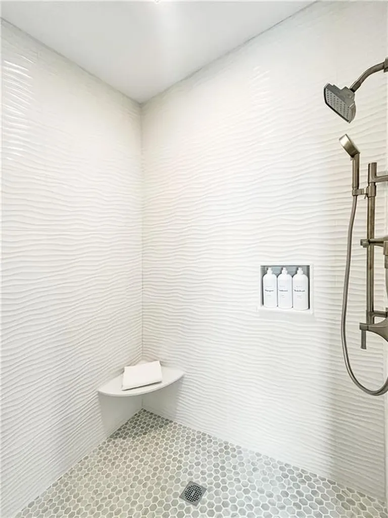 114 East Point Drive East Providence RI 02916