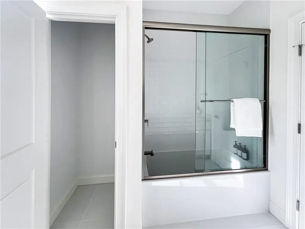 114 East Point Drive East Providence RI 02916