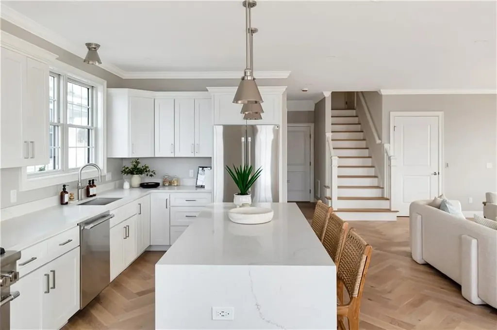 114 East Point Drive East Providence RI 02916