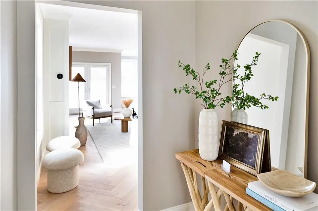 114 East Point Drive East Providence RI 02916