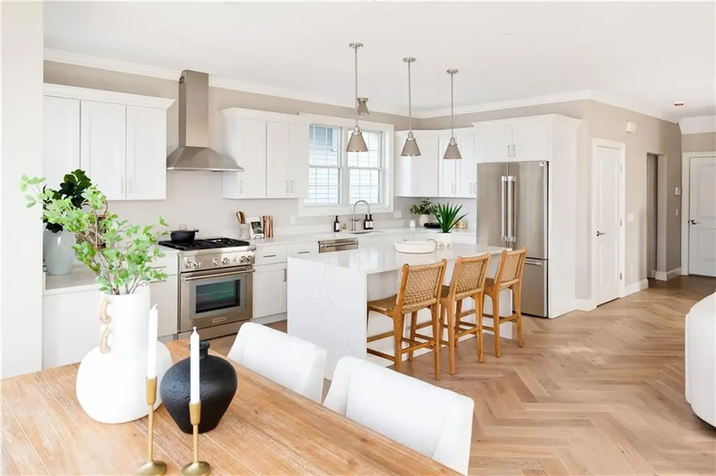 114 East Point Drive East Providence RI 02916