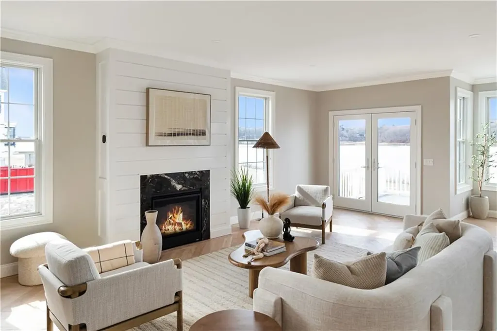 114 East Point Drive East Providence RI 02916