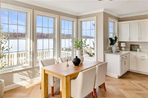 114 East Point Drive East Providence RI 02916