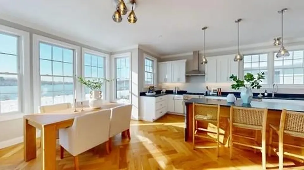 132 East Point Drive East Providence RI 02916