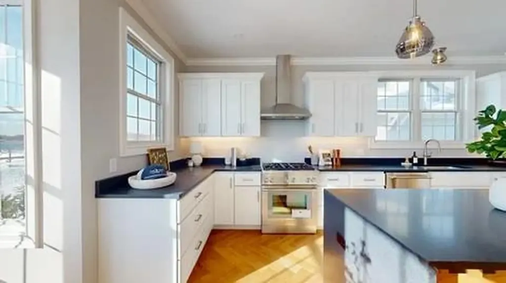 132 East Point Drive East Providence RI 02916