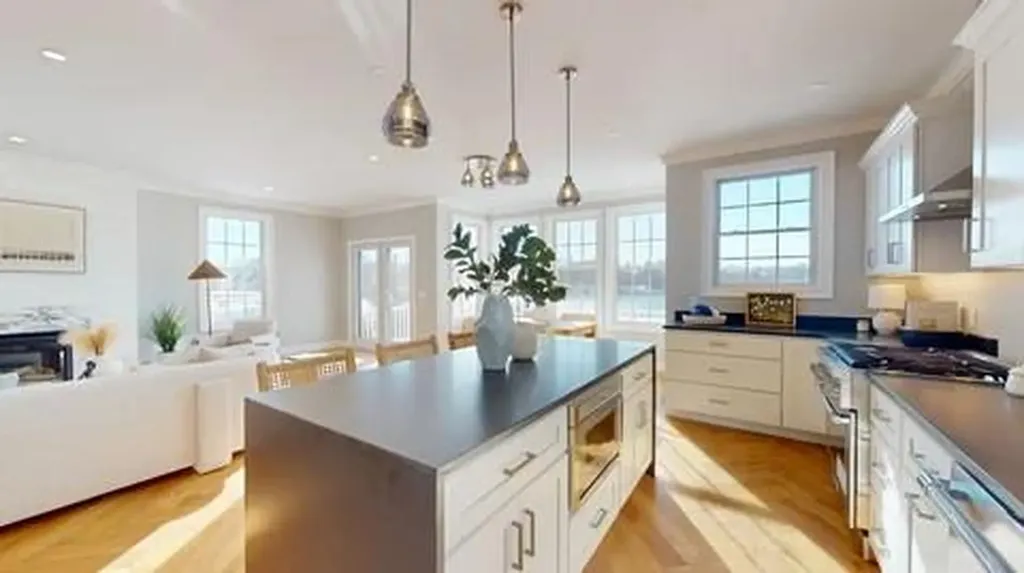 132 East Point Drive East Providence RI 02916