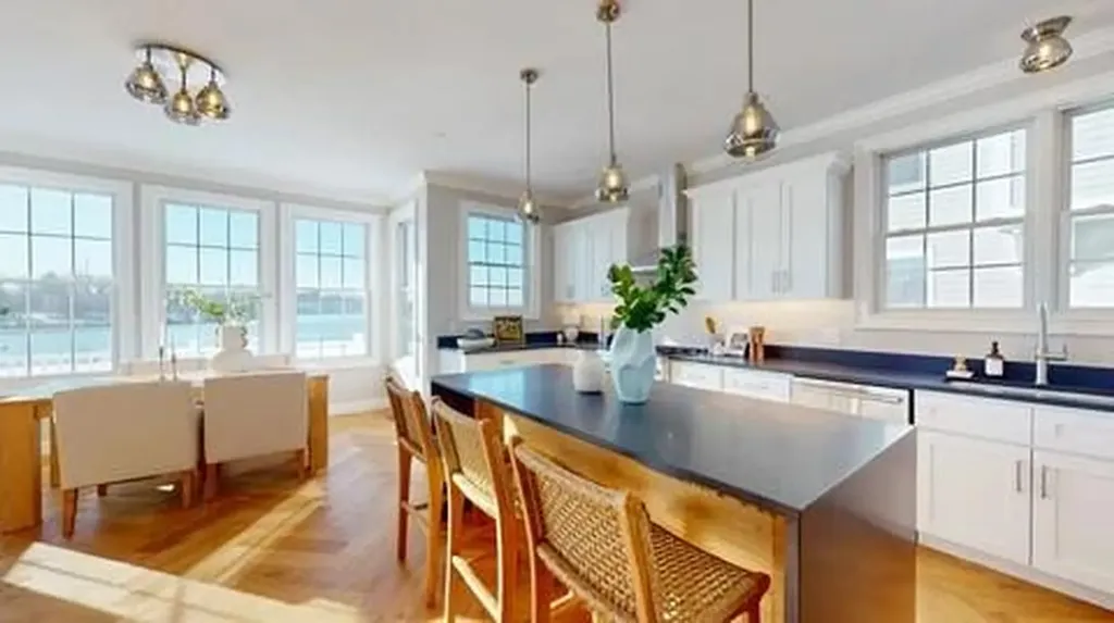 132 East Point Drive East Providence RI 02916