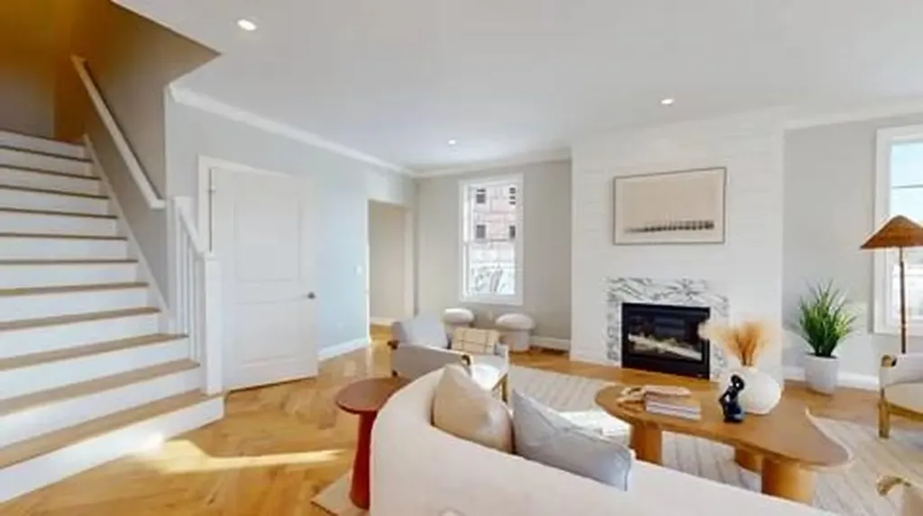 132 East Point Drive East Providence RI 02916