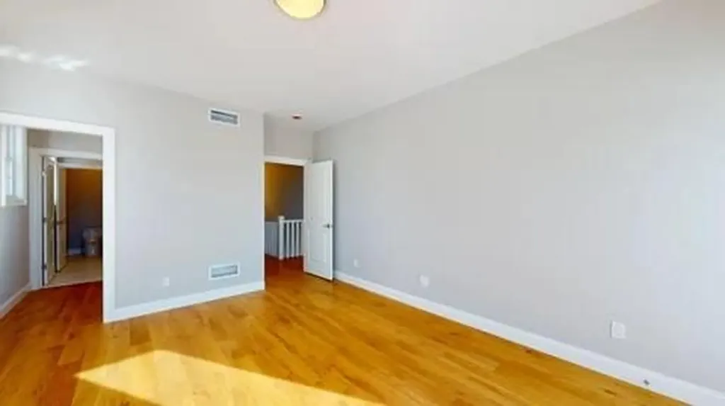 132 East Point Drive East Providence RI 02916