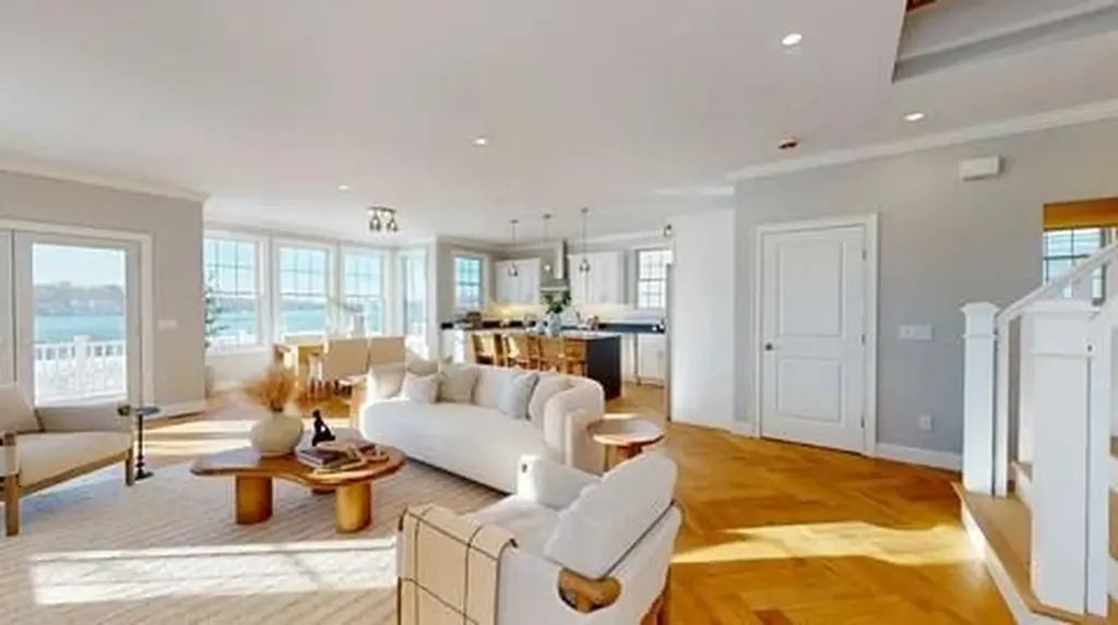 132 East Point Drive East Providence RI 02916