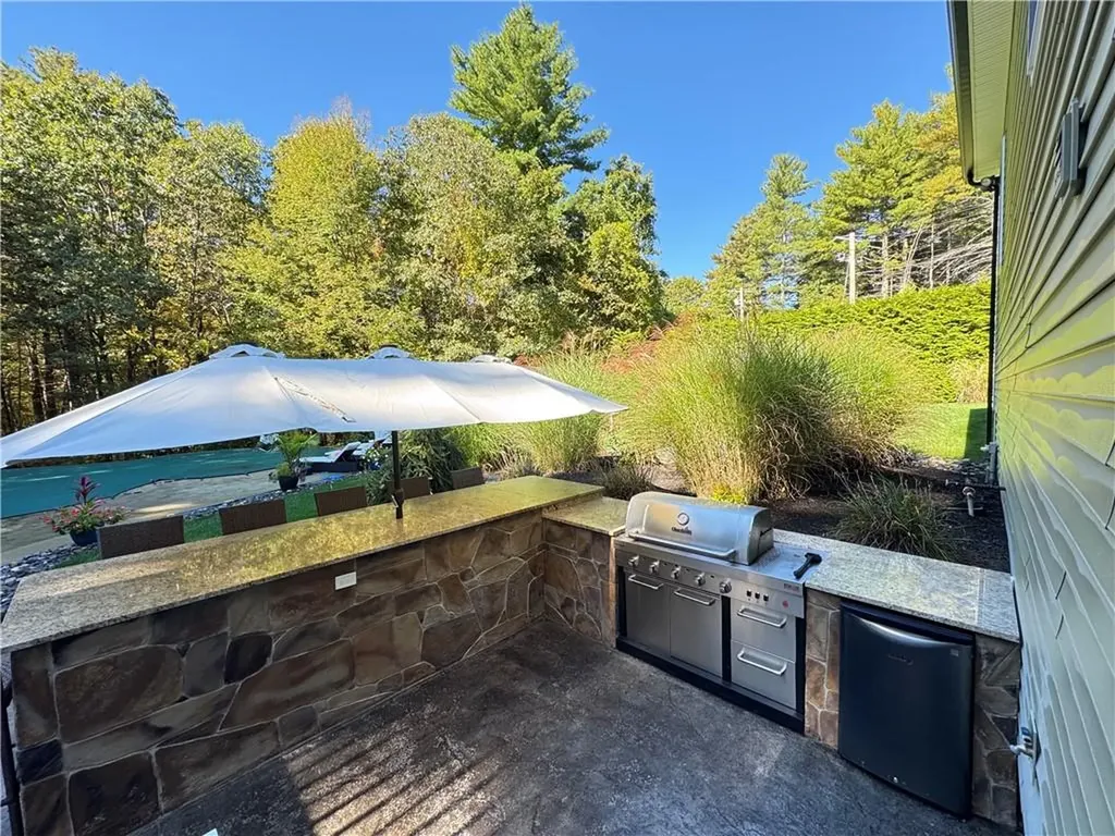 505 Log Road Burrillville RI 02830