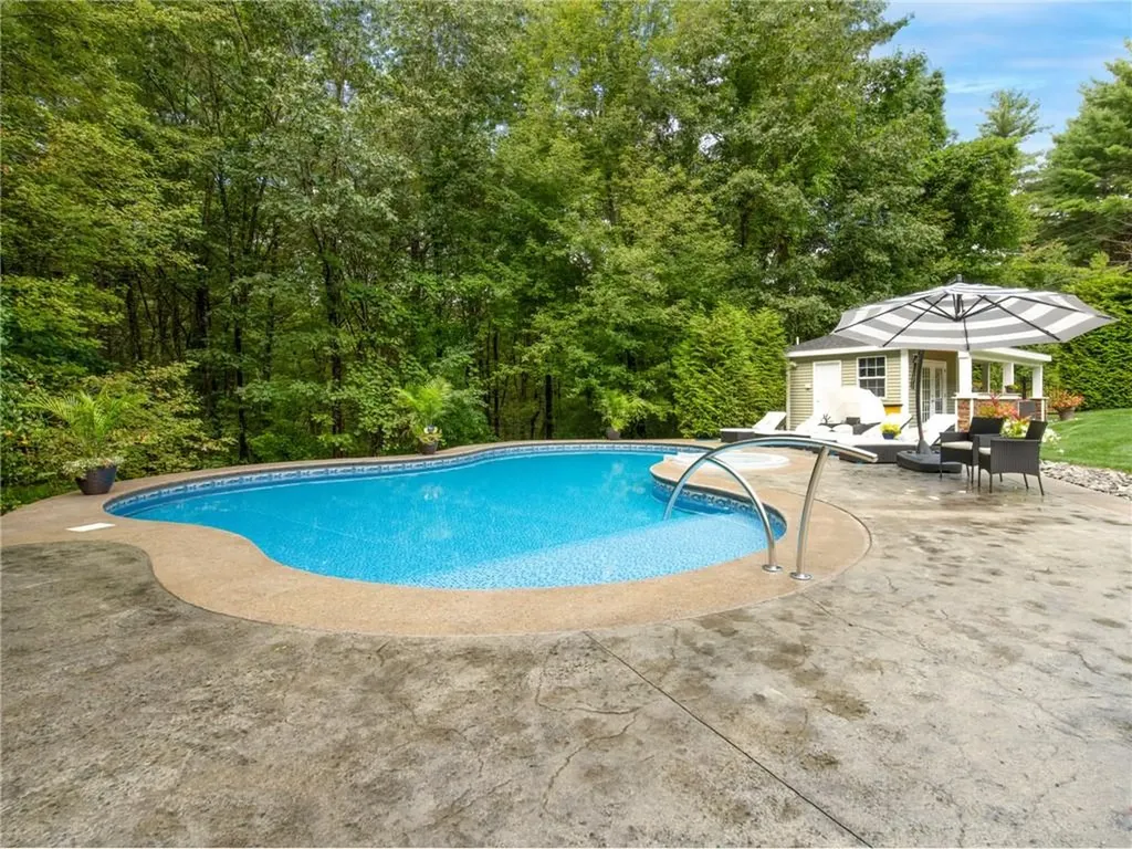 505 Log Road Burrillville RI 02830