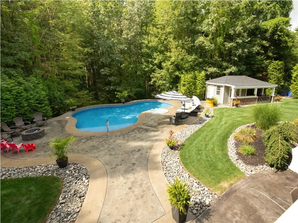 505 Log Road Burrillville RI 02830