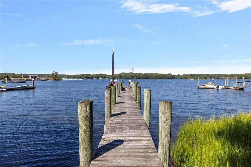 14 Betty Hill Road Narragansett RI 02882
