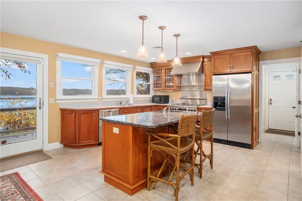14 Betty Hill Road Narragansett RI 02882