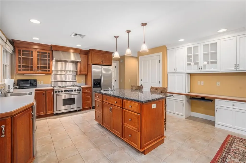 14 Betty Hill Road Narragansett RI 02882