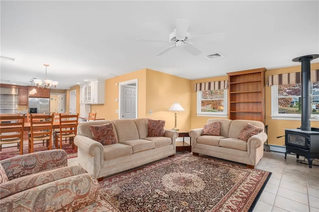 14 Betty Hill Road Narragansett RI 02882