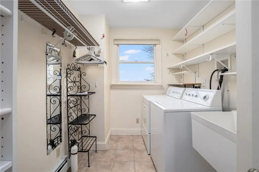 14 Betty Hill Road Narragansett RI 02882