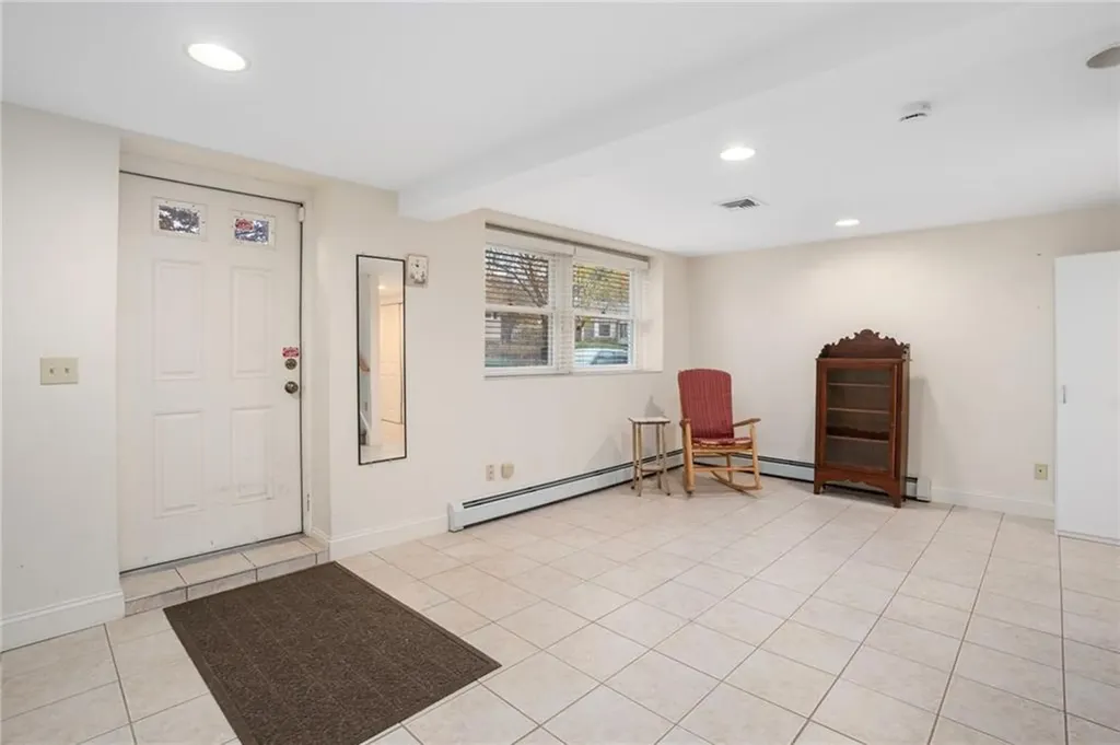 14 Betty Hill Road Narragansett RI 02882