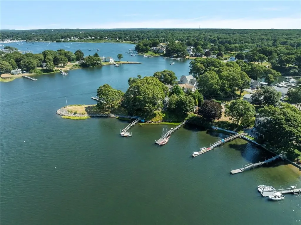 14 Betty Hill Road Narragansett RI 02882