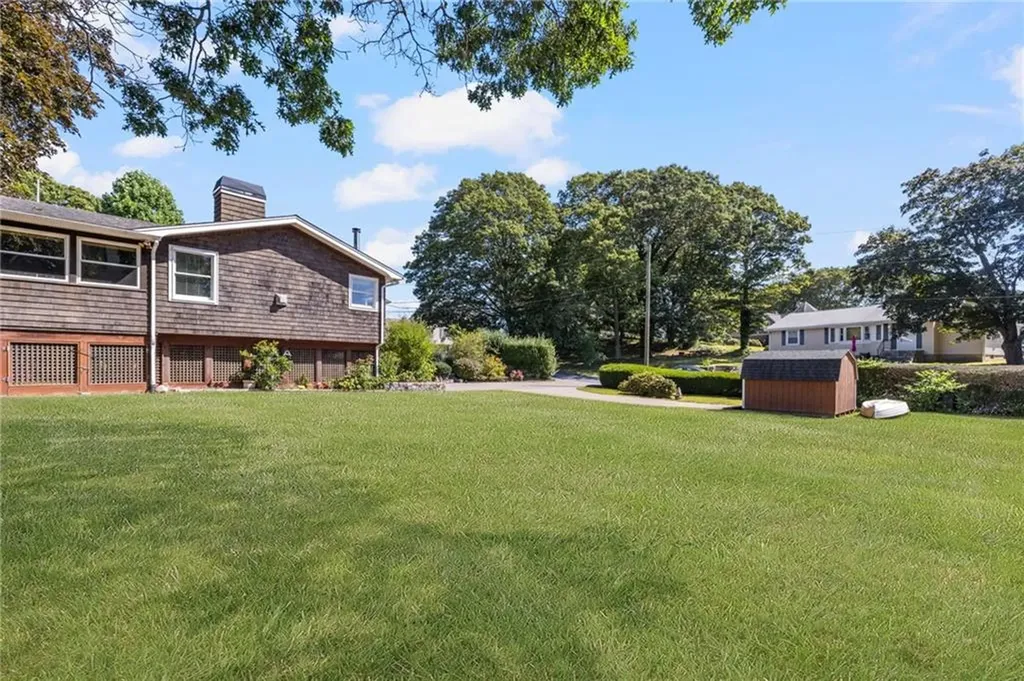 14 Betty Hill Road Narragansett RI 02882