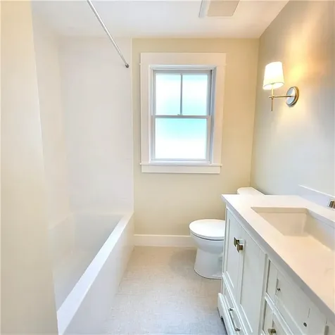 33 Sakonnet Drive Portsmouth RI 02871