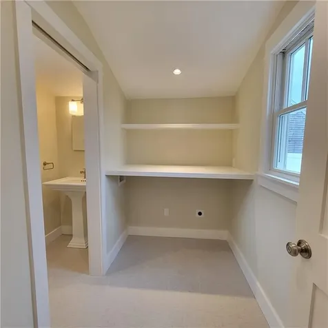 33 Sakonnet Drive Portsmouth RI 02871