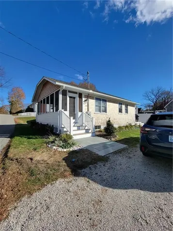 33 Sakonnet Drive Portsmouth RI 02871