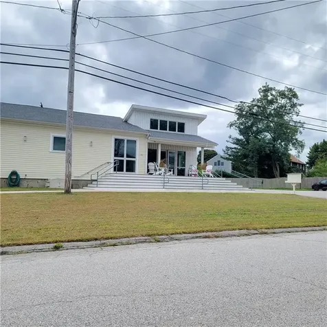 33 Sakonnet Drive Portsmouth RI 02871