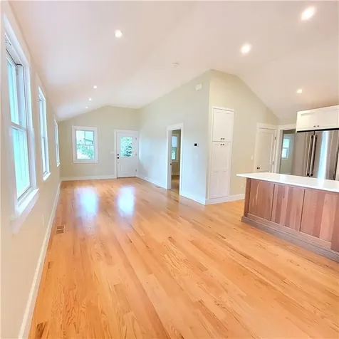 33 Sakonnet Drive Portsmouth RI 02871