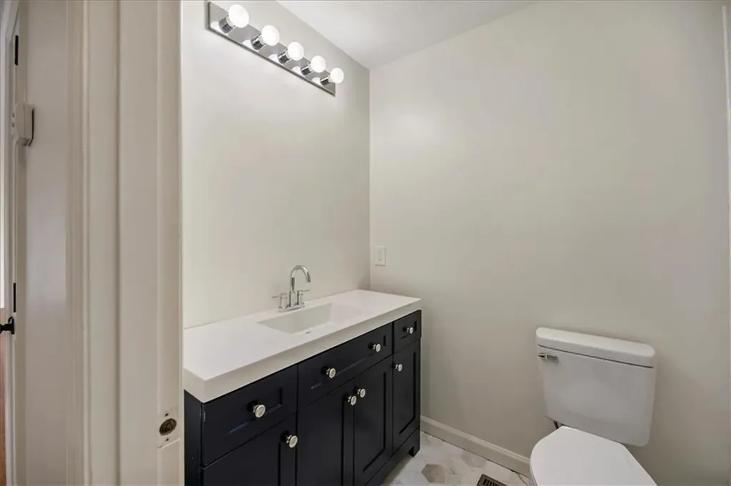 10 Sheffield Road Cranston RI 02920