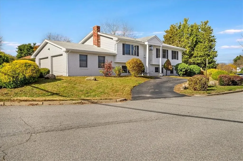 10 Sheffield Road Cranston RI 02920