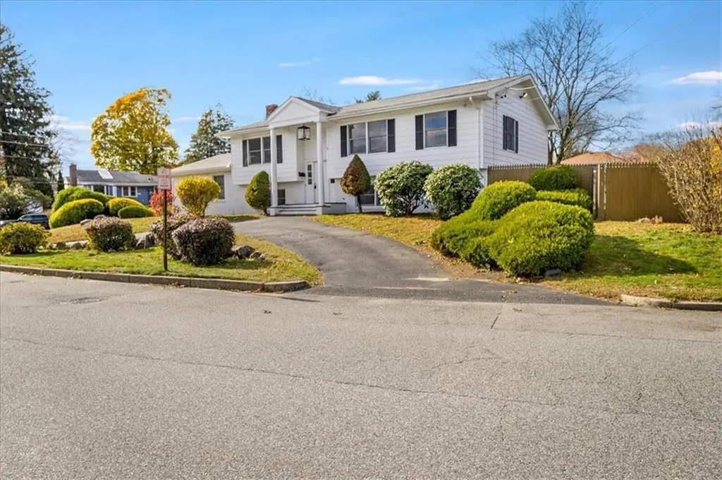 10 Sheffield Road Cranston RI 02920