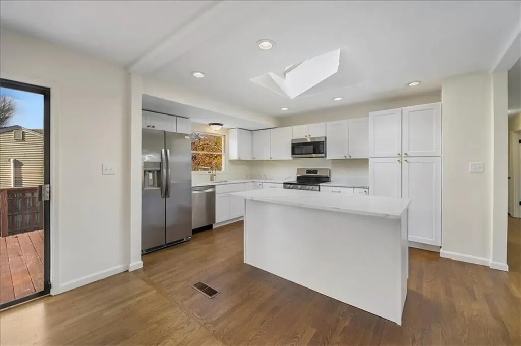 10 Sheffield Road Cranston RI 02920