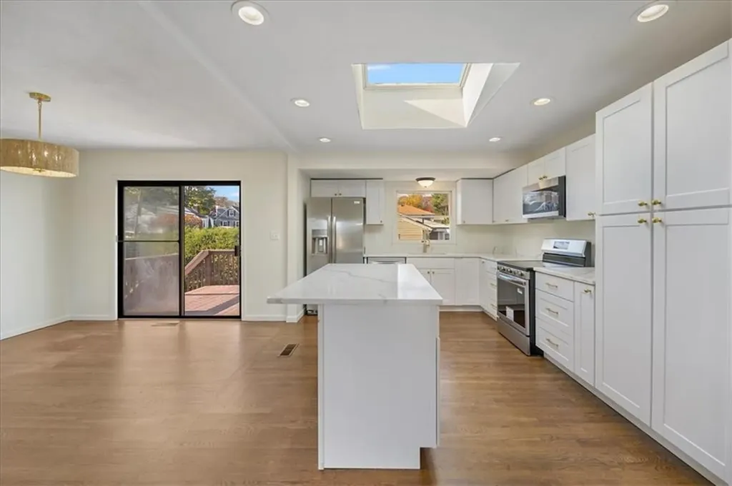 10 Sheffield Road Cranston RI 02920