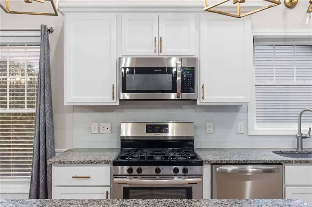 5 W Glen Lane West Warwick RI 02893