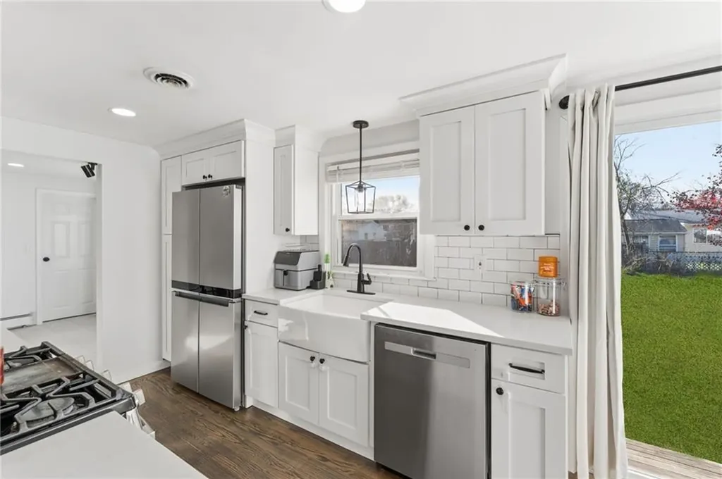 85 Union Avenue Warwick RI 02889