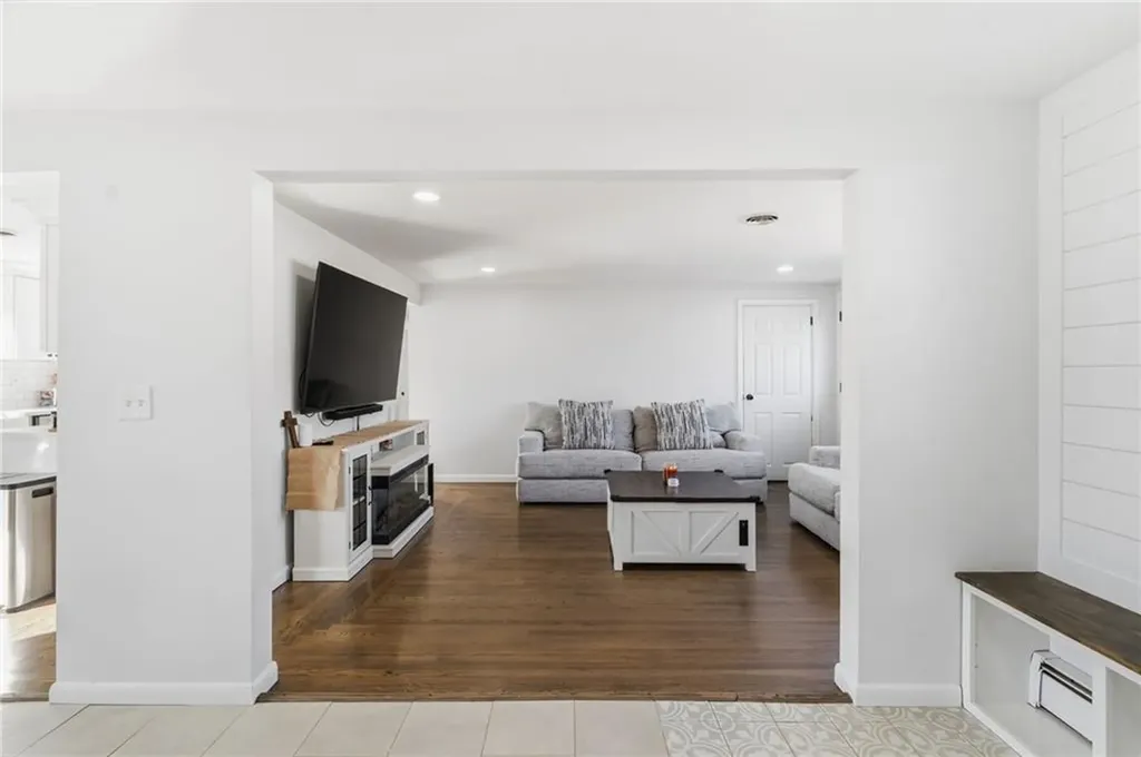 85 Union Avenue Warwick RI 02889