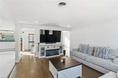 85 Union Avenue Warwick RI 02889