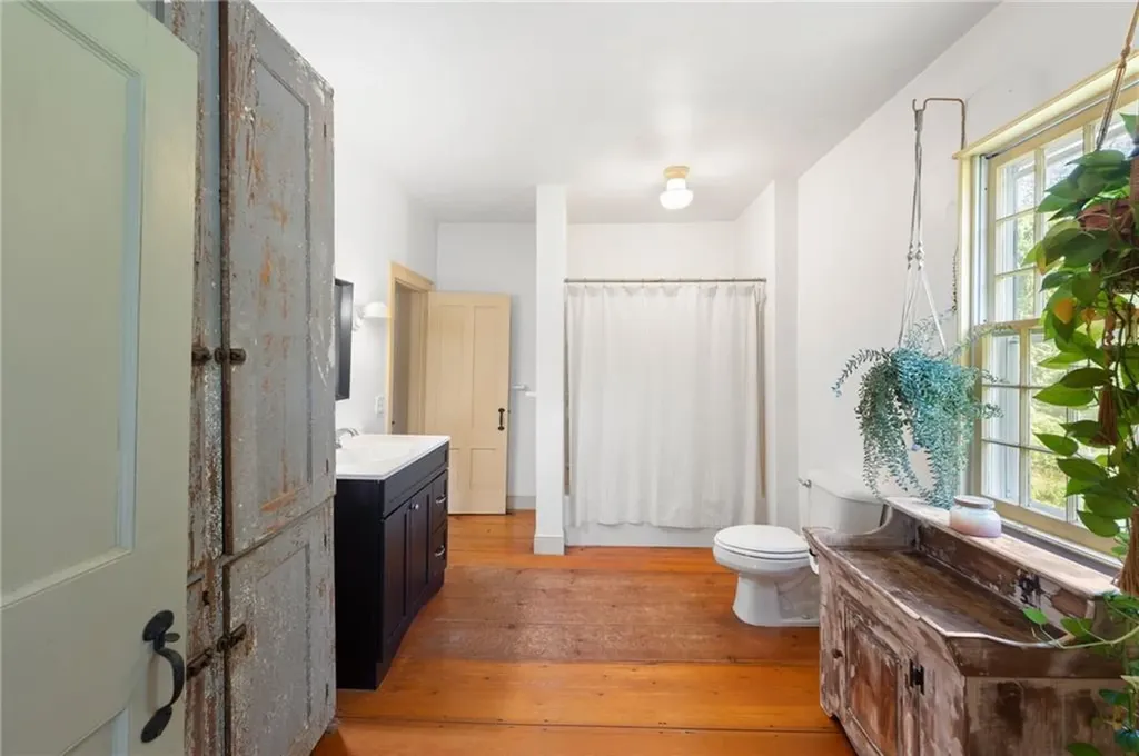 16 Burgess Road Foster RI 02825