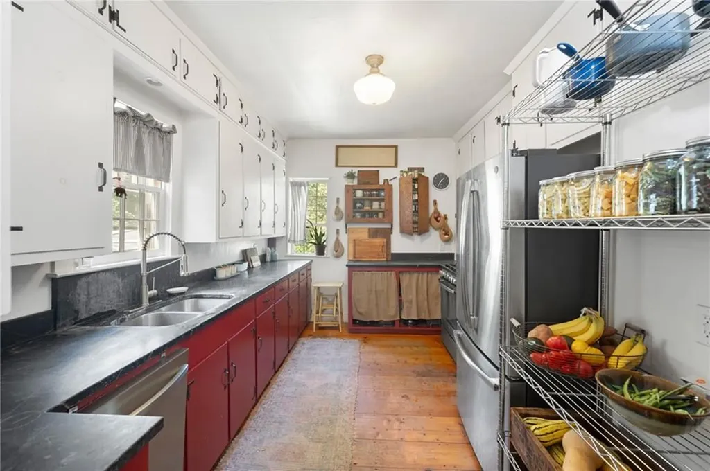 16 Burgess Road Foster RI 02825