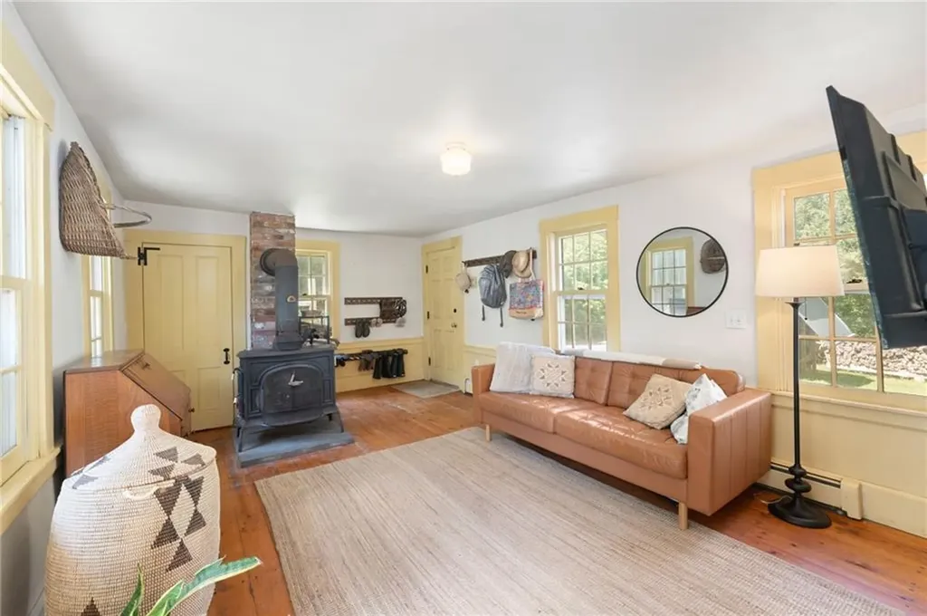 16 Burgess Road Foster RI 02825