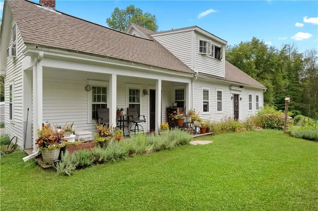 16 Burgess Road Foster RI 02825