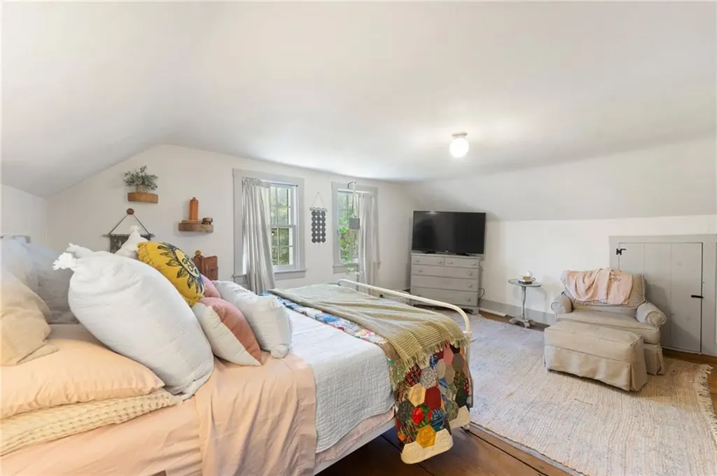 16 Burgess Road Foster RI 02825