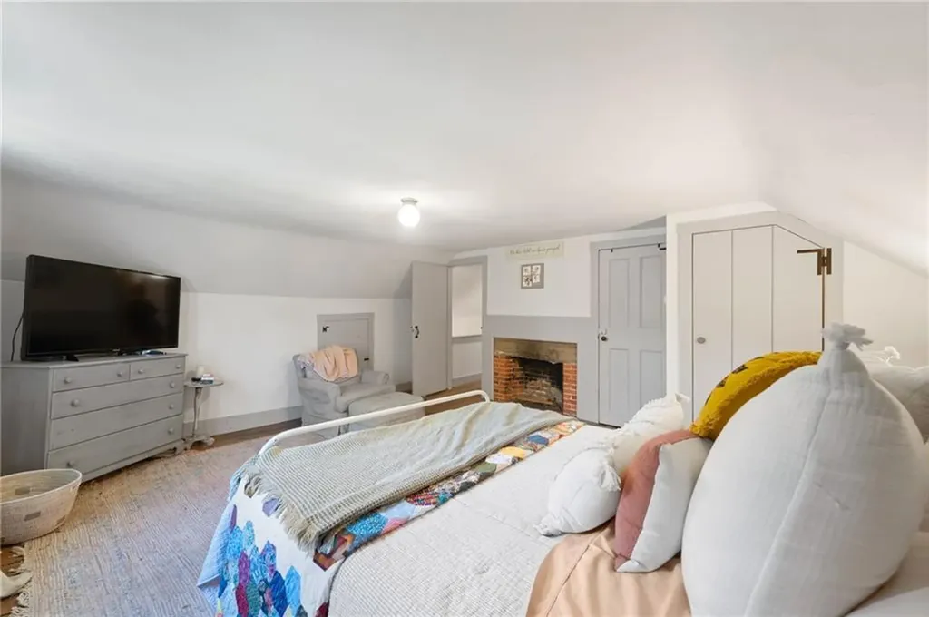 16 Burgess Road Foster RI 02825