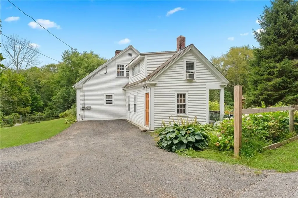 16 Burgess Road Foster RI 02825