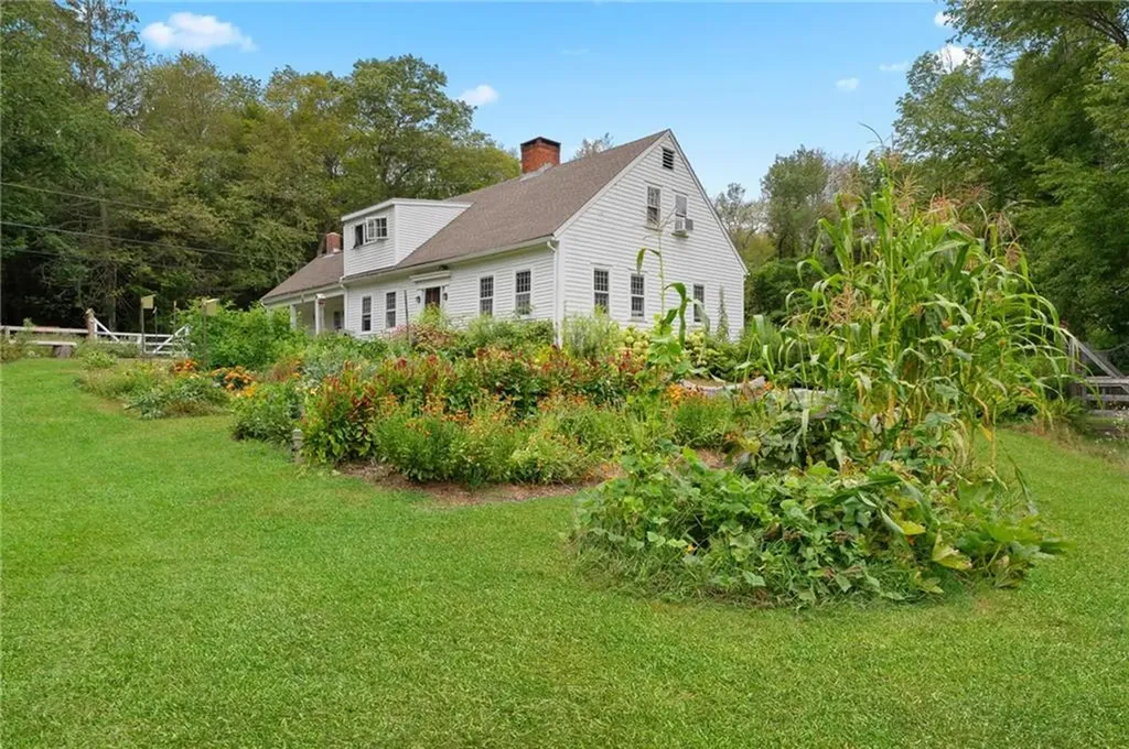 16 Burgess Road Foster RI 02825