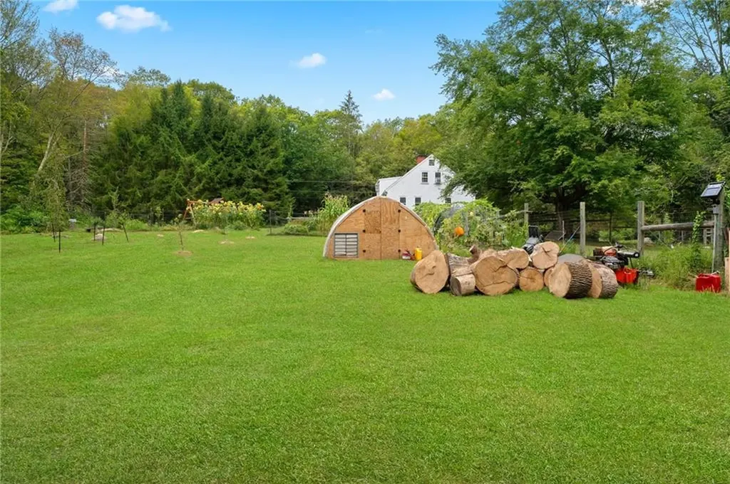 16 Burgess Road Foster RI 02825