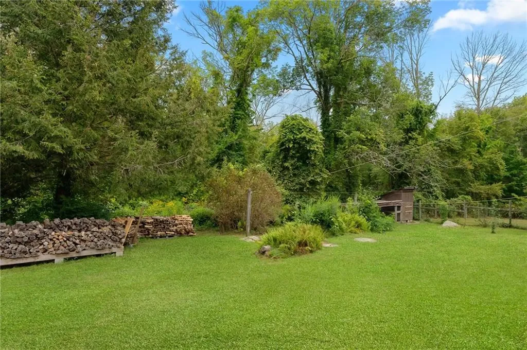 16 Burgess Road Foster RI 02825