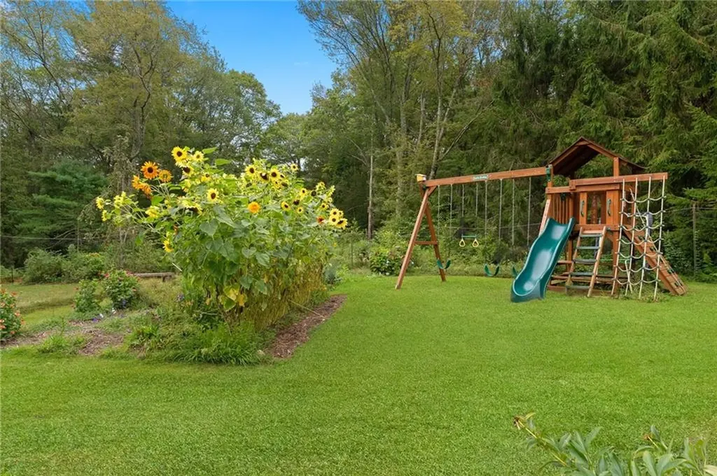 16 Burgess Road Foster RI 02825